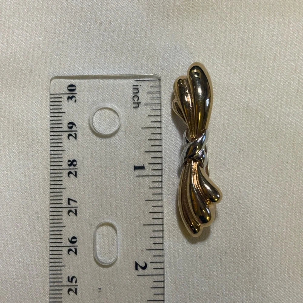 Vintage Gold Silver Two Tone Ribbon Brooch Pin